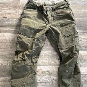 Burton mens snow pants size L